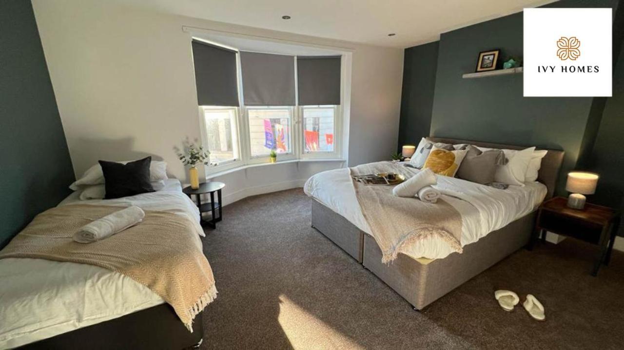 Апартаменты Three Bedroom Flat Next Lanes I And Shopping Center I Sleep 9